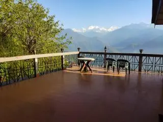 Escape to Paradise: Top Hotel in Pelling, West Sikkim with Stunning Views Escape to Paradise: Top Hotel in Pelling, West Sikkim with Stunning Views