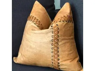 High-end leather cushions for comfort in a boho style High-end leather cushions for comfort in a boho style